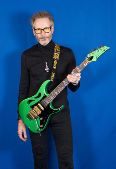 steve vai height