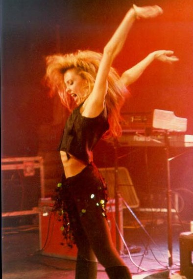 stacey q height - Ilustrasi 3